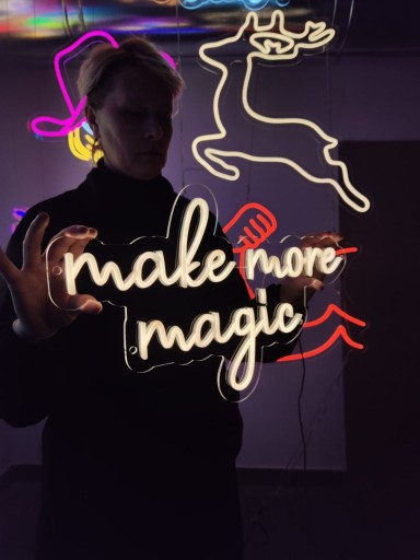 Zdjęcie oferty: Make more magic Napisy Świetlne. Magia Neon LED