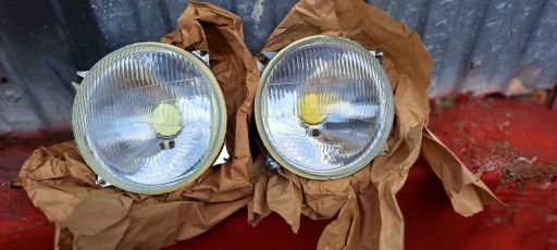 Zdjęcie oferty: LAMPA PRZÓD WARSZAWA ,SYRENKA , ŻUK  PRL