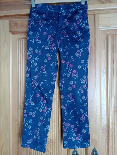 Zdjęcie oferty: H&M spodnie z satyny bawełnianej w kwiaty *116