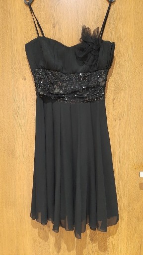 Zdjęcie oferty: Sukienka czarna z cekinami 