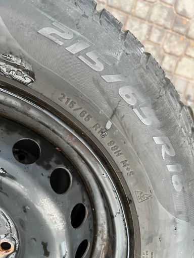 Zdjęcie oferty: Opony zimowe 215/65/R 16 Nissan