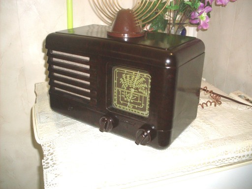 Zdjęcie oferty: Stare radio Pionier U z 1953r. Śliczny