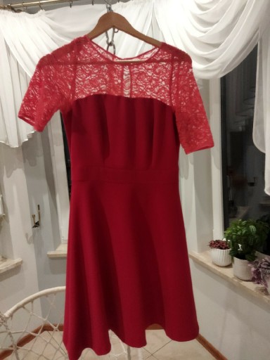 Zdjęcie oferty: Sukienka czerwona z koronką 