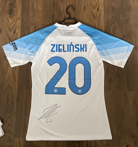 Zdjęcie oferty: Piotr Zieliński NAPOLI koszulka z autografem!