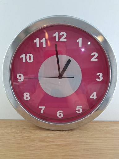 Zdjęcie oferty: zegar ścienny 25cm średnicy