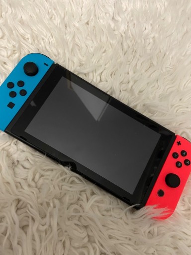 Zdjęcie oferty: Konsola NINTENDO Switch + Joy-Con v2 2019