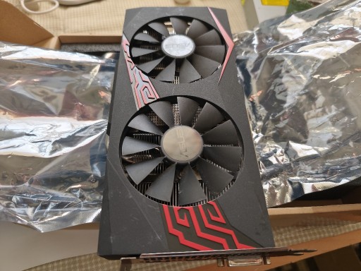 Zdjęcie oferty: Asus RX 570 - 4 GB - wersja mining - uszkodzona