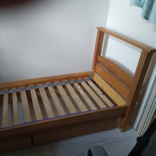 Zdjęcie oferty: Łóżko drewniane + materac 190x70cm + szuflady na k
