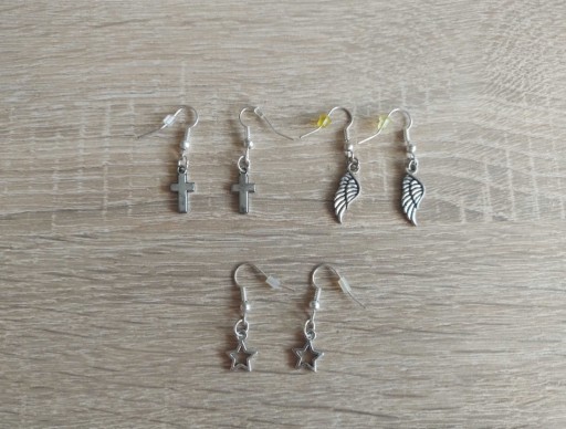 Zdjęcie oferty: NOWE kolczyki alternative emo gothic skrzydła gwiazdki kolor srebrny