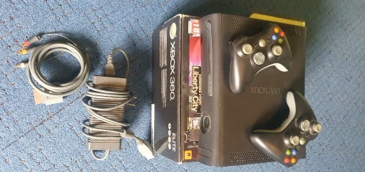 Zdjęcie oferty: KONSOLA XBOX 360 120GB + 2 PADY JAK NOWA!!!