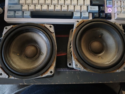 Zdjęcie oferty: Radzieckie niskośredniotonowe 25 gdn -3-4 kosze alu potężne magnesy 