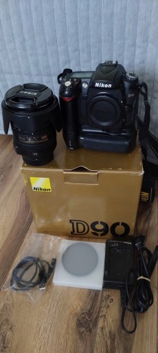 Zdjęcie oferty: Nikon D90 +Obiektyw Nikon 18-200mm