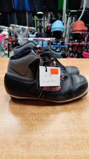 Zdjęcie oferty: Buty do nart biegowych MADSHUS ( rozmiar 39 ) 