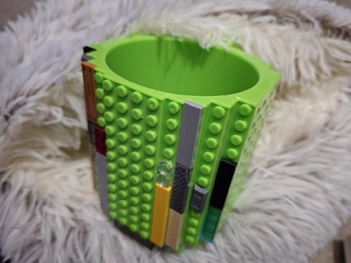 Zdjęcie oferty: Kubek do obudowania klockami