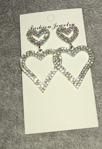 Zdjęcie oferty: Kolczyki wiszące serca w kolorze srebrnym plus druga para gratis