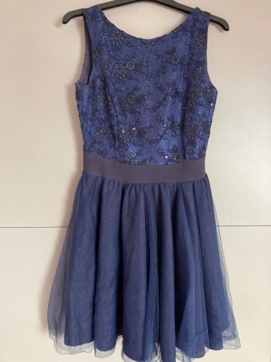 Zdjęcie oferty: Granatowa sukienka z tiulem i cekinami 