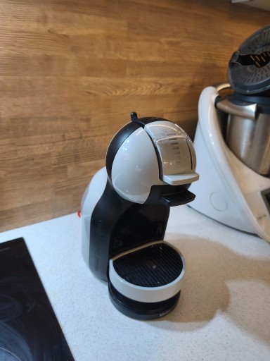 Zdjęcie oferty: Ekspres kapsułkowy Krups KP123B- nie włącza się- kompletny