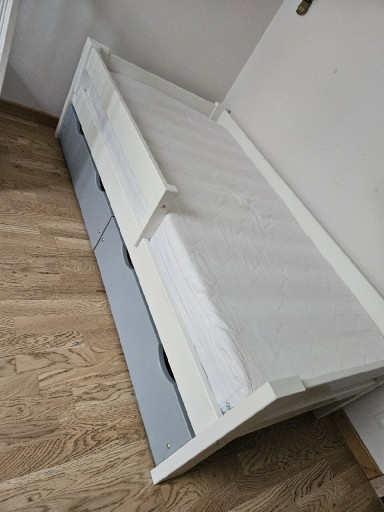 Zdjęcie oferty: Lóżko Wróbel Meble 160x80cm z materacem FDM