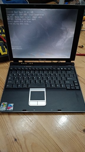 Zdjęcie oferty: laptop Toshiba bez ładowarki