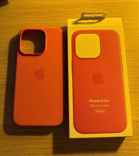 Zdjęcie oferty: iPhone 15 Pro etui silikonowe Guava