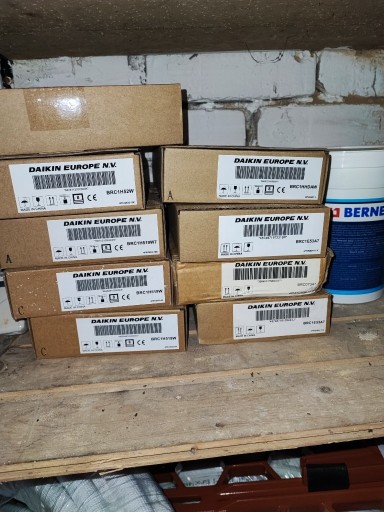 Zdjęcie oferty: piloty infrarot ,przewodowe DAIKIN,MITSUBISHI ITP