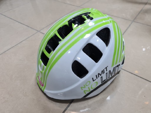 Zdjęcie oferty: Kask dziecięcy Axer