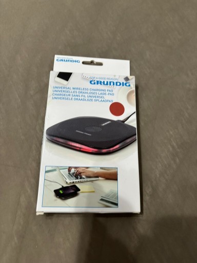 Zdjęcie oferty: Ładowarka indukcyjna Grundig 1000 mA