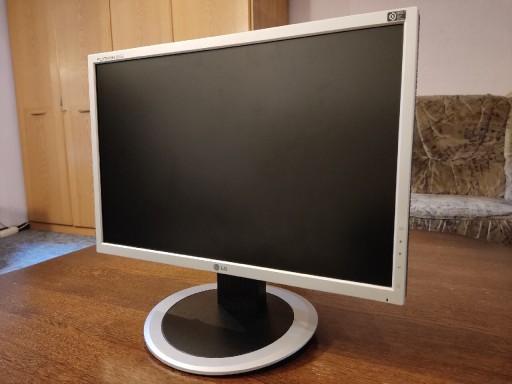 Zdjęcie oferty: Monitor komputerowy 19" cali LG FLATRON L194WT