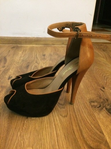 Zdjęcie oferty: Nowe szpilki peep toe Prima Strada 37