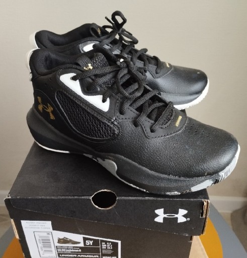 Zdjęcie oferty: Obuwie chłopięce Under Armour r.37,5