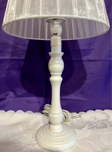 Zdjęcie oferty: Piękna Lampa Reprezentacyjna cała biała