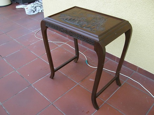 Zdjęcie oferty: stary  drewniany stolik rzeźba 