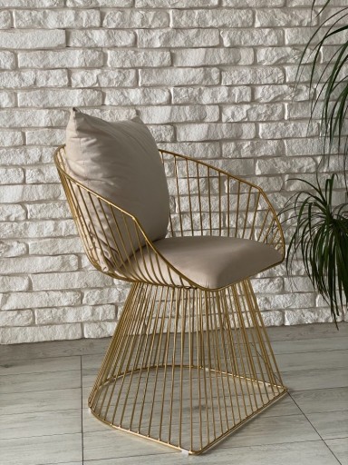Zdjęcie oferty: Krzesła metalowe, nowoczesne .Złote . Loft