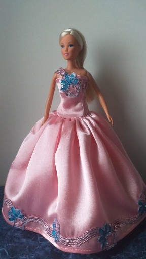Zdjęcie oferty: Sukienka Dla Lalek Typu Barbie