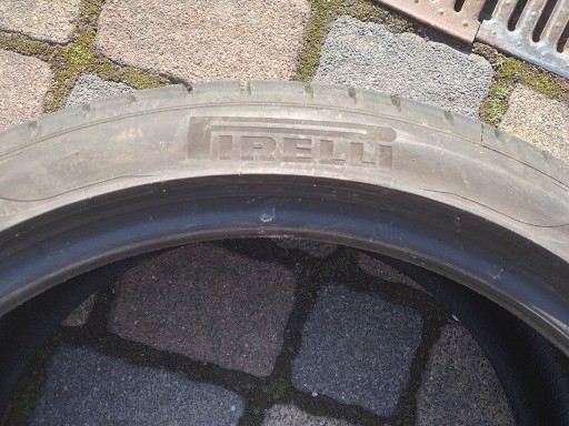 Zdjęcie oferty: Opony letnie 235/40 R20