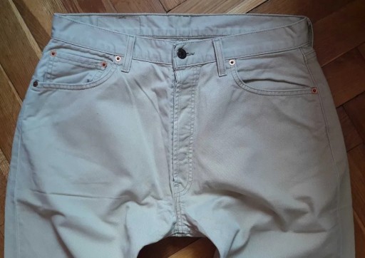 Zdjęcie oferty: Beżowe Spodnie Meskie jeans Levis 551 W32L32