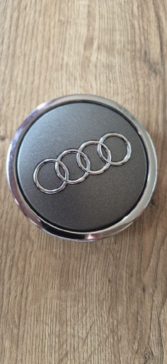 Zdjęcie oferty: Dekielki kapsle, oryginalne Audi 56-57