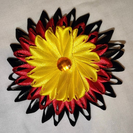 Zdjęcie oferty: Spinka do włosów Kwiatek ze wstążek Handmade