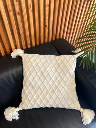 Zdjęcie oferty: Kremowa poduszka dekoracyjna ozdobna 55x55cm