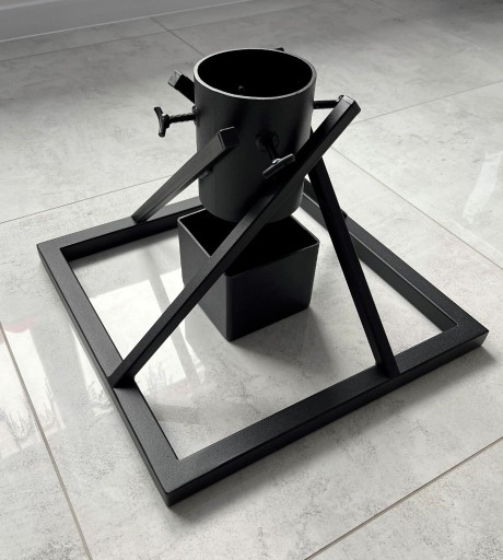 Zdjęcie oferty: Stojak pod choinkę metalowy czarny pojemnik loft
