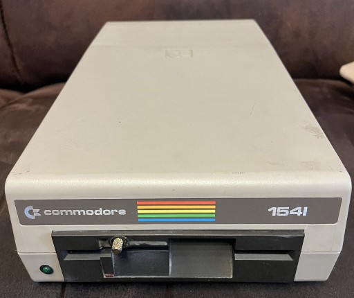 Zdjęcie oferty: Stacja Dysków Commodore 1541 dla C64 i C128