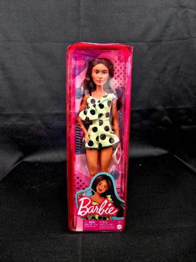 Zdjęcie oferty: Lalka Barbie w Różowym opakowaniu Zielona