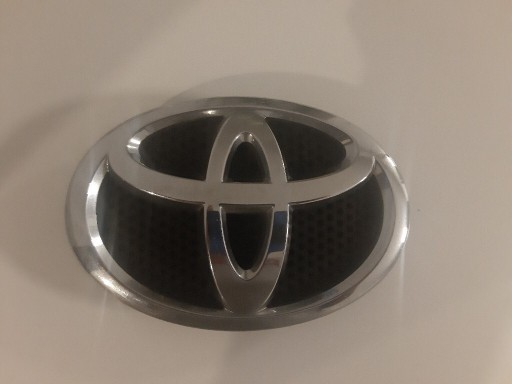 Zdjęcie oferty: Znaczek Toyota emblemat  