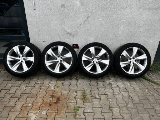 Zdjęcie oferty: Felgi z Oponami FX 30D 21 cali 5x114,3 265/45/21 