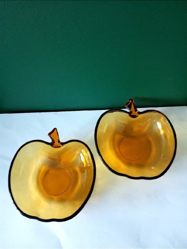 Zdjęcie oferty: Miska vintage w kształcie jabłka