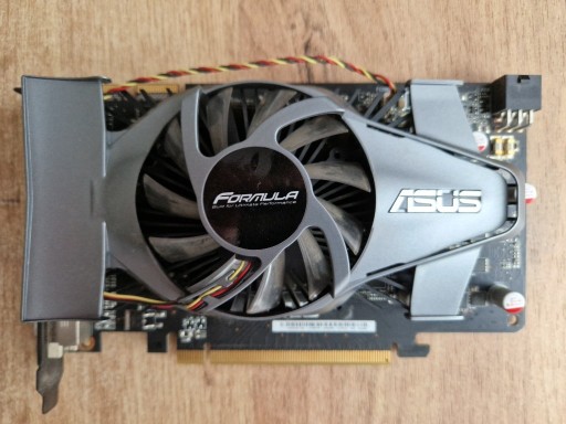 Zdjęcie oferty: Asus Radeon HD5750 1GB(EAH5750 FML/2DI/1GD5/A)