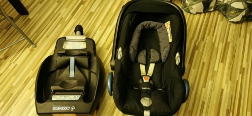 Zdjęcie oferty: Fotelik MaxiCosi Cabriofix z bazą EasyFix (isofix)