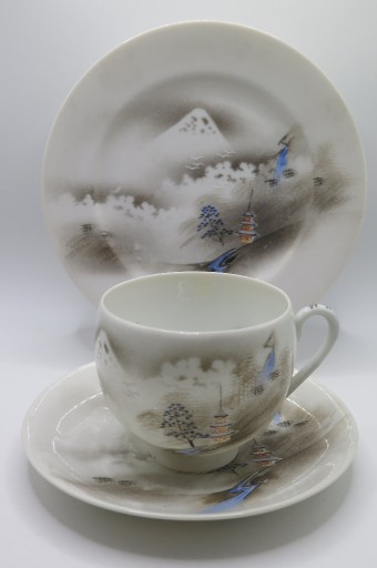 Zdjęcie oferty: Filiżanka japońska cienka porcelana eggshell trio