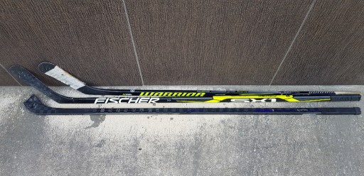 Zdjęcie oferty: Kije do hokeja na lodzie - 2 szt prawe 135, 125 cm