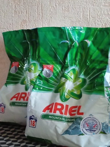 Zdjęcie oferty: Zestaw proszków do prania bieli Ariel 